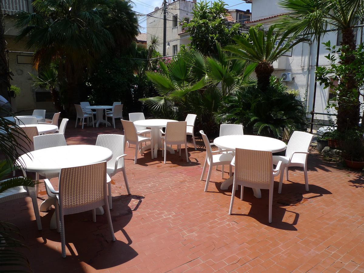 Hotel Alexander Santa Domenica Talao Exterior foto